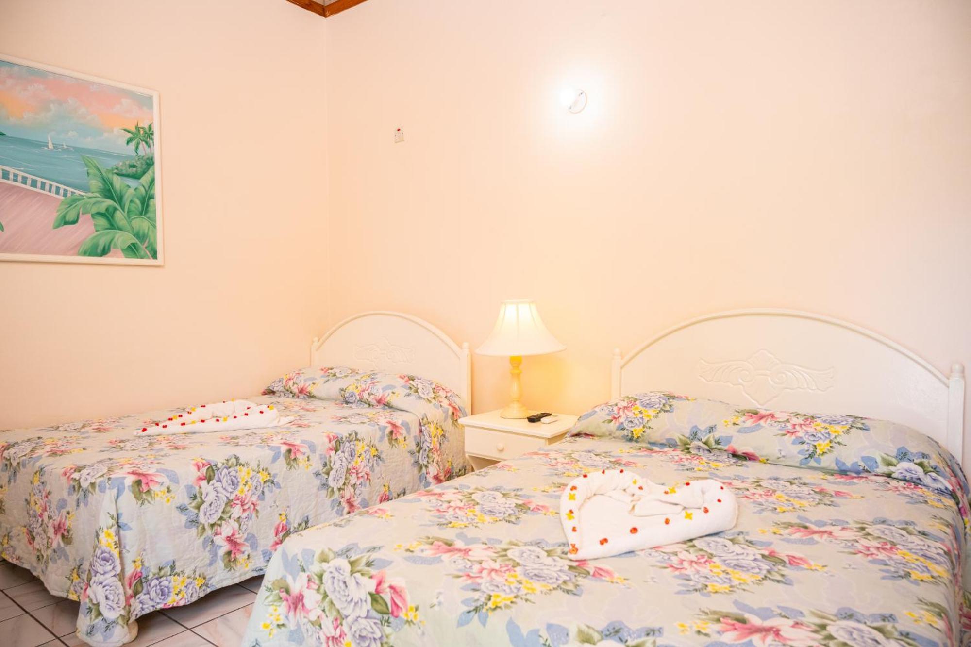 Shields Negril Villas Номер фото
