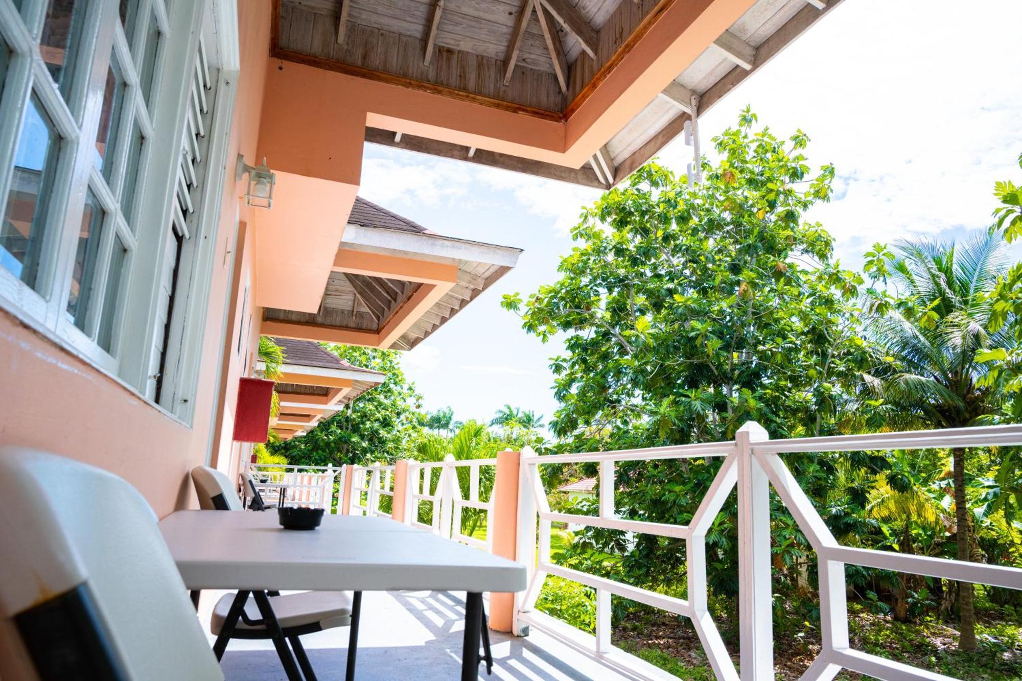 Shields Negril Villas Номер фото