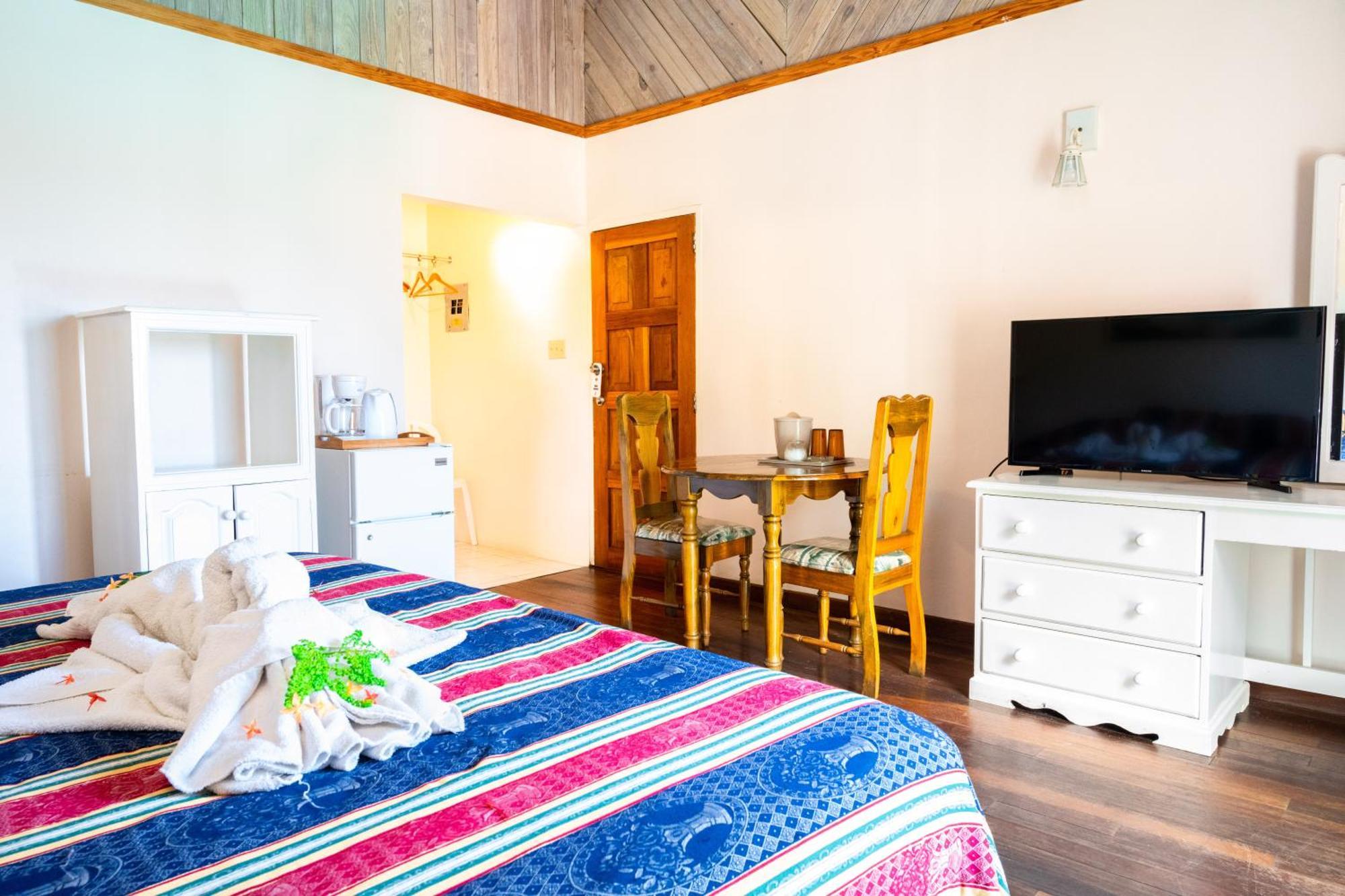 Shields Negril Villas Номер фото